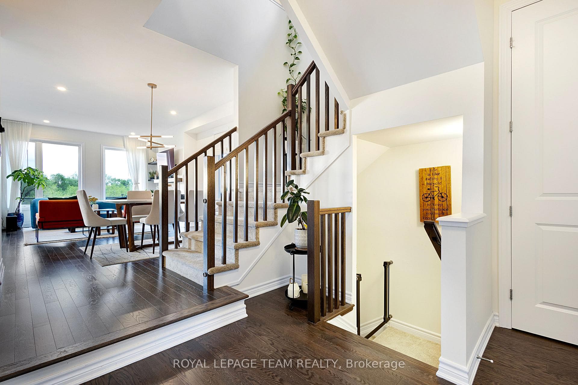 224 Turnbuckle Crescent photo 4