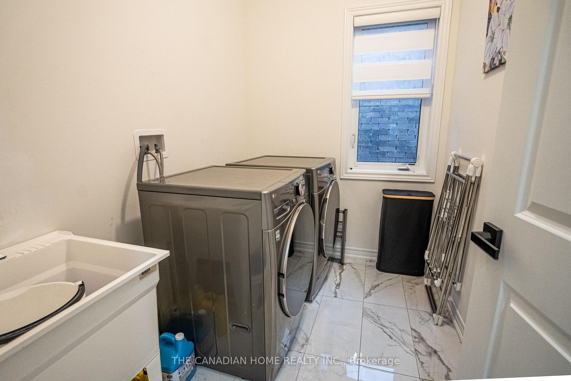 135 Micklefield Avenue photo 25
