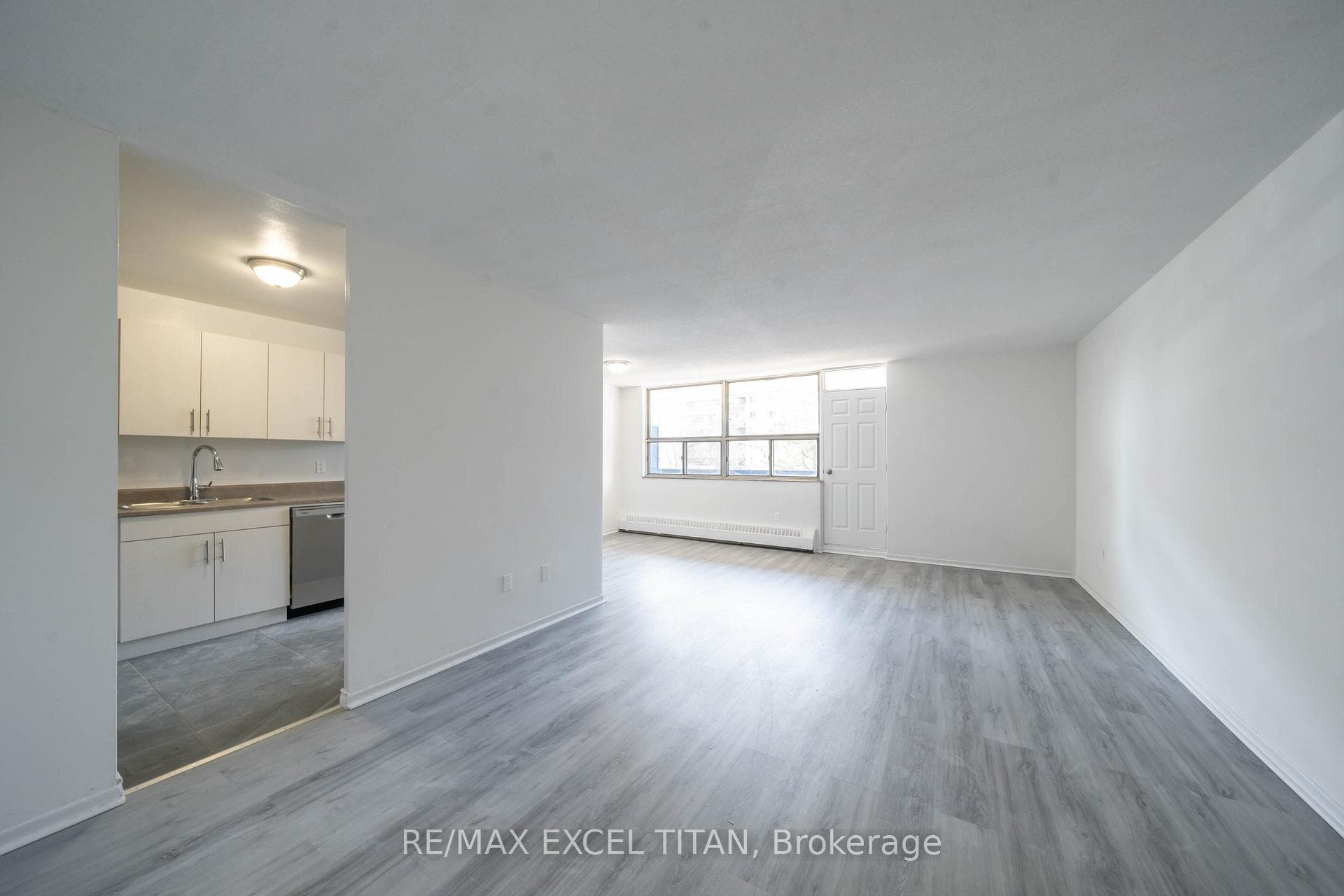 5 Glamorgan Avenue Unit 301 photo 5