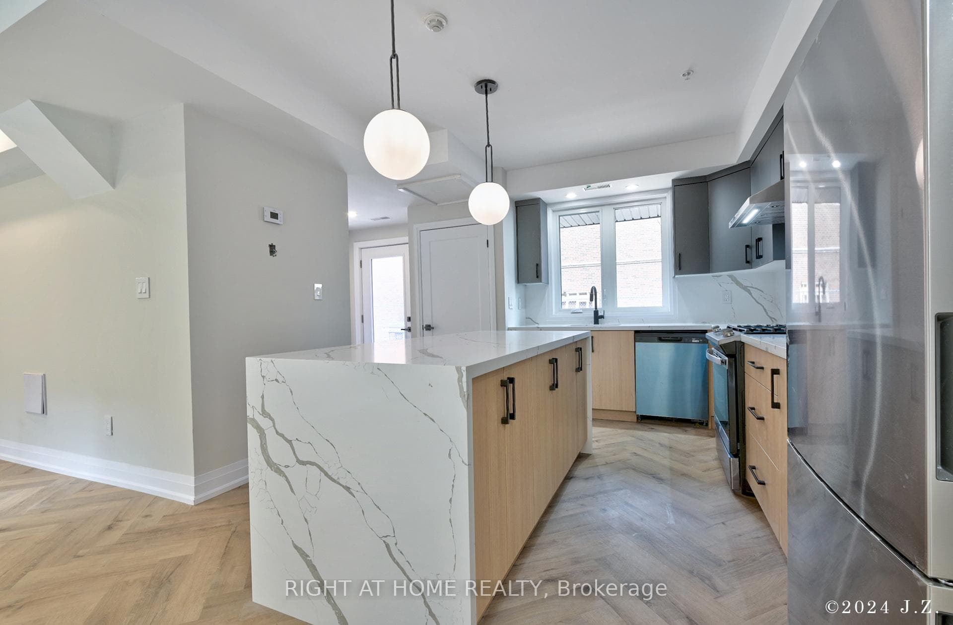 153 Macdonell Avenue Unit Laneway photo 4