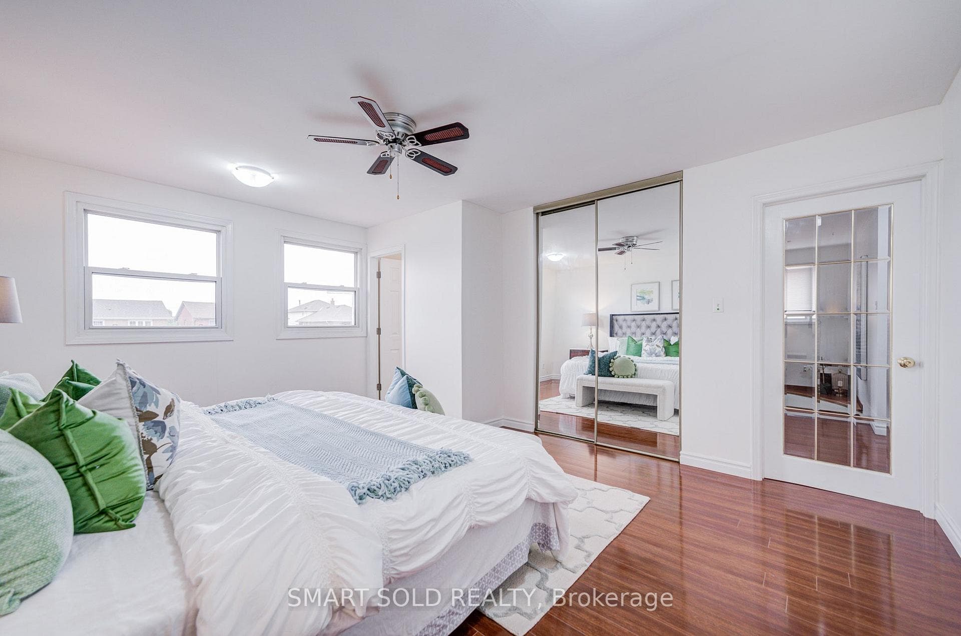 837 Queensbridge Drive photo 21