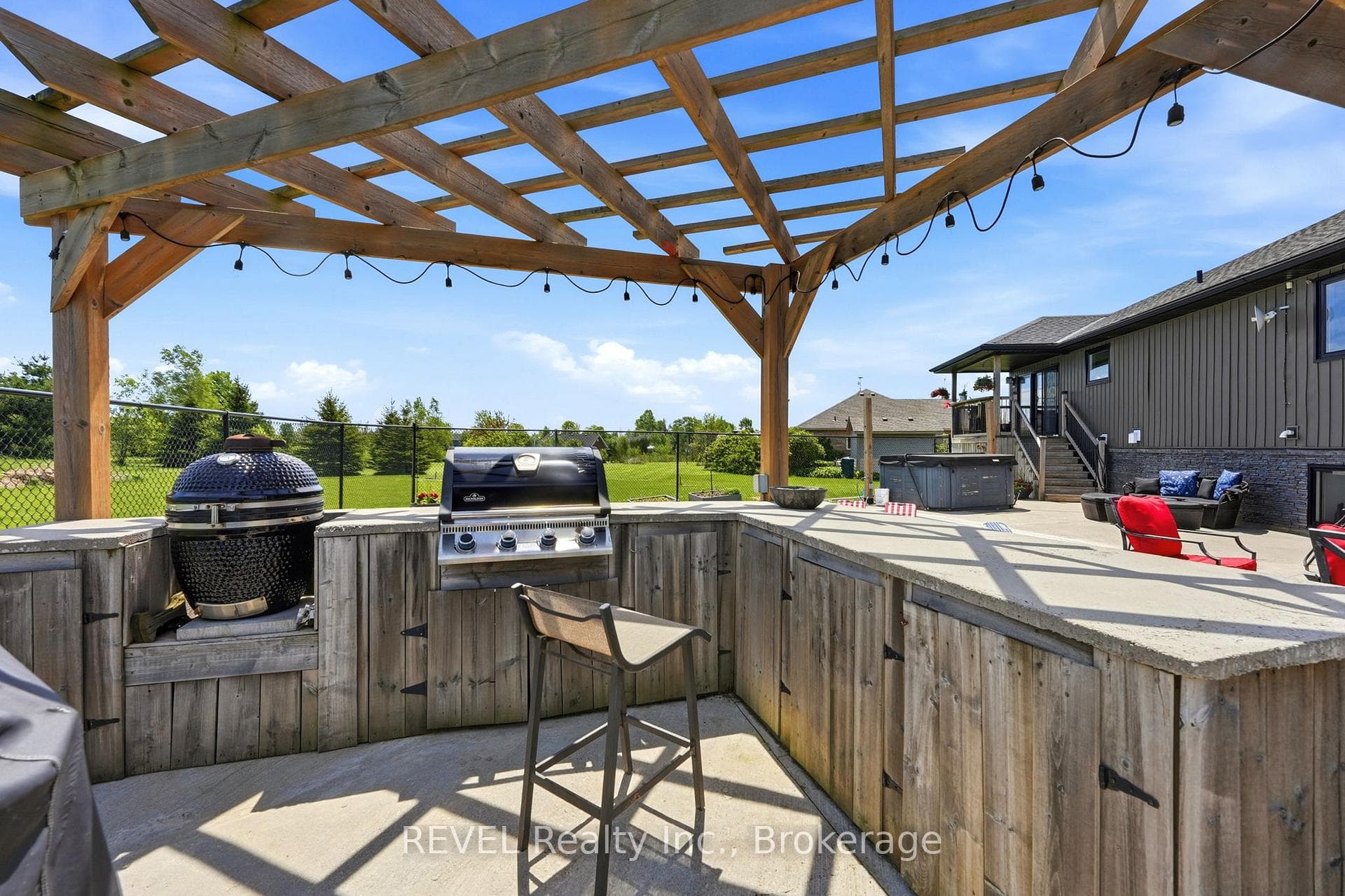 221 Farr Street photo 41