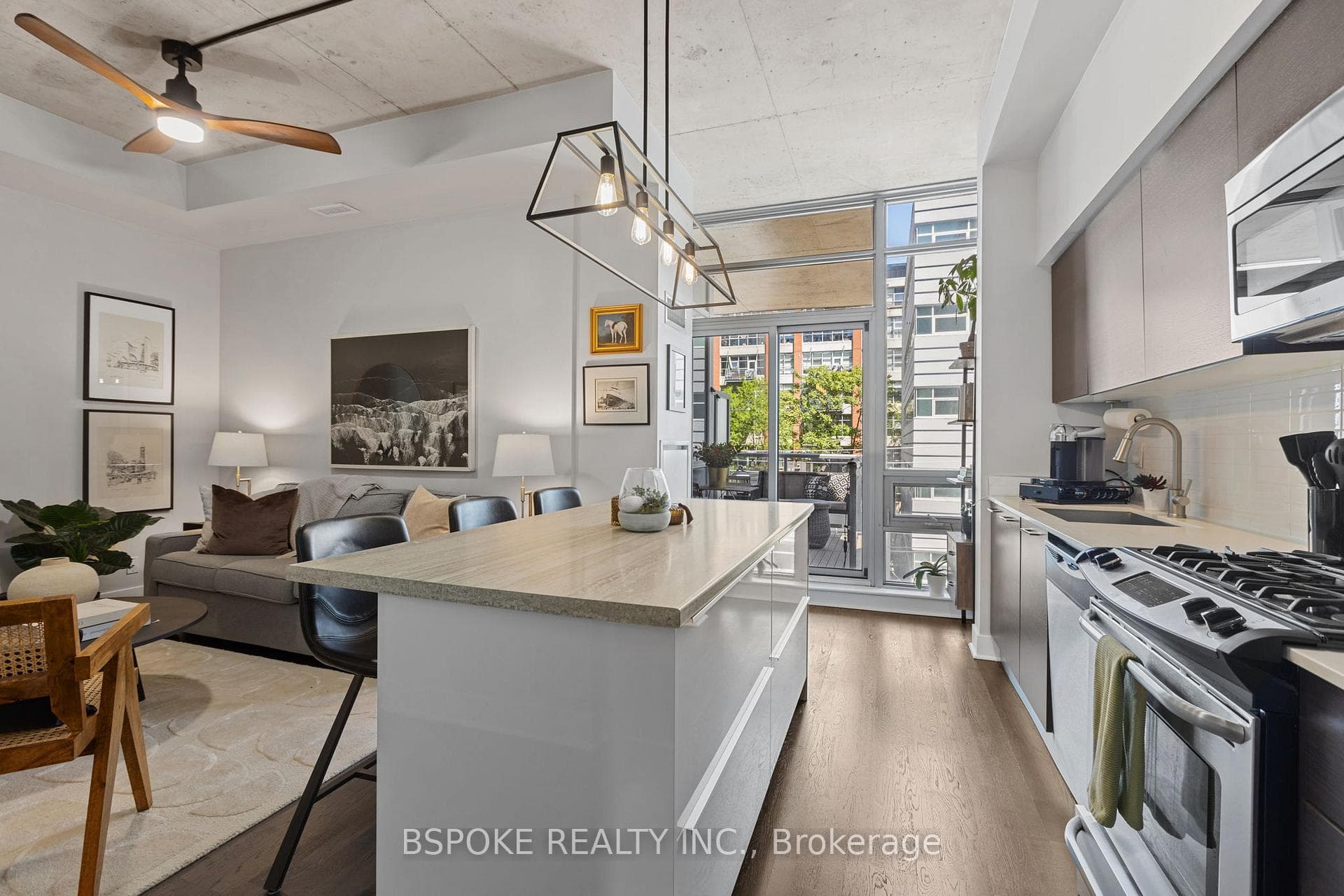 399 Adelaide Street Unit 405 photo 8