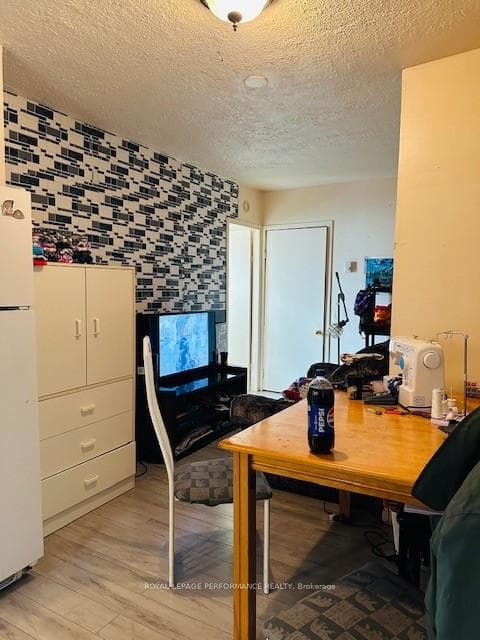 609 Regent Street photo 13