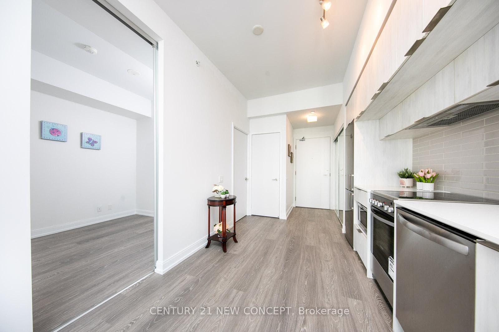 181 Dundas Street Unit 4912 photo 9