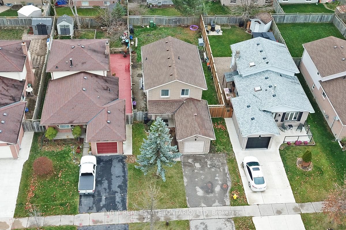 1622 Jalna Boulevard photo 24