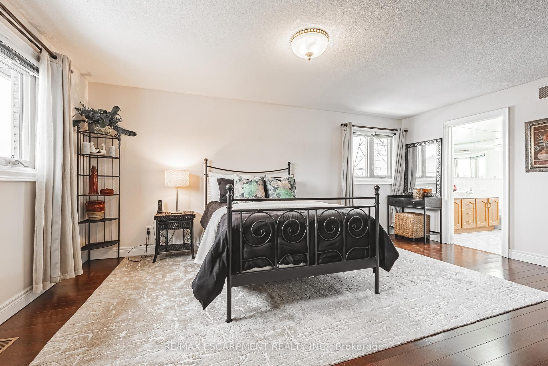 28 Sunflower Crescent photo 19
