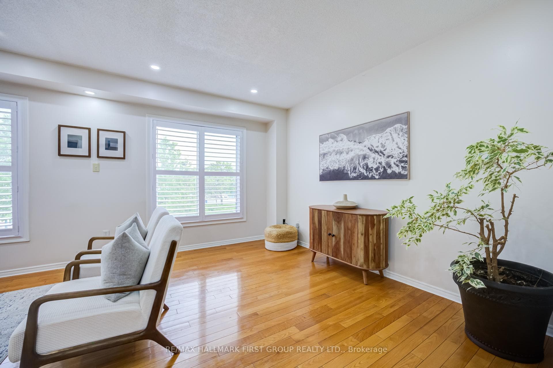 1075 Ellesmere Road Unit 15 photo 31