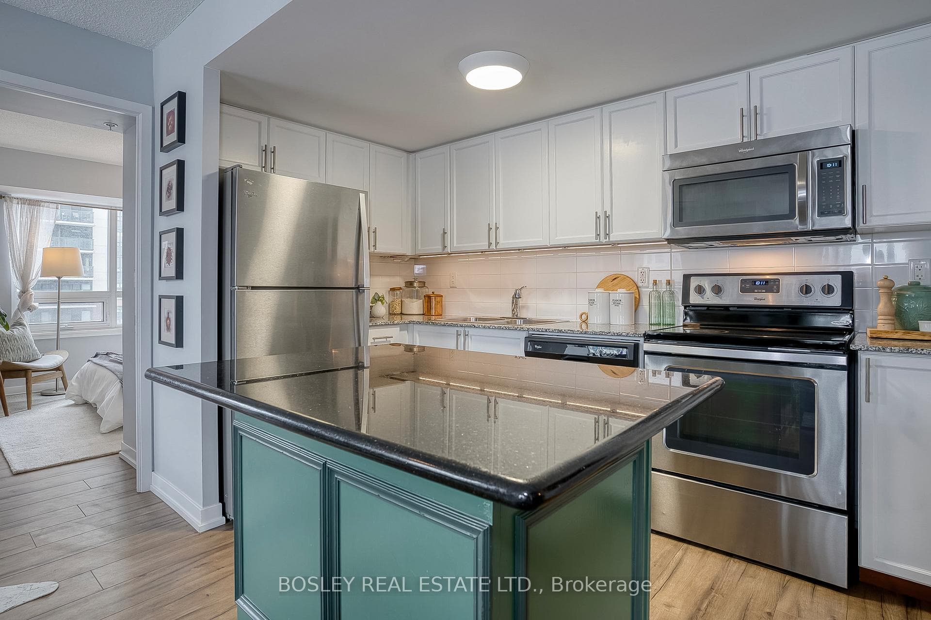 1410 Dupont Street Unit 606 photo 9