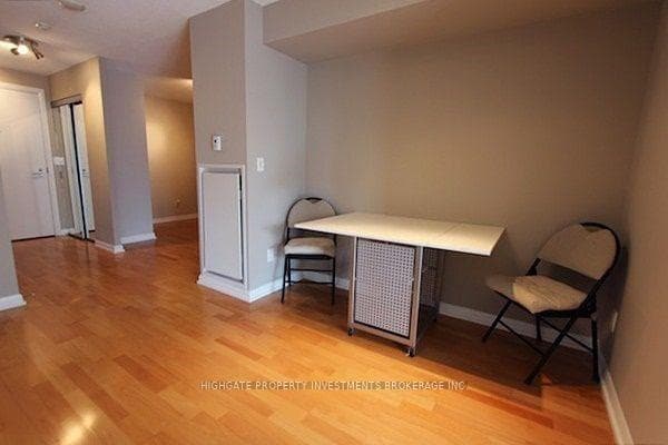 111 Elizabeth Street Unit 608 photo 4
