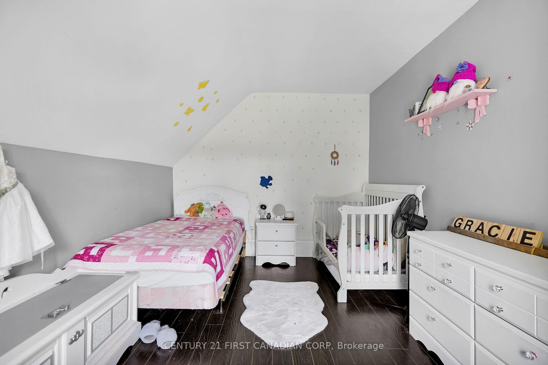 23895 Adelaide Road photo 28