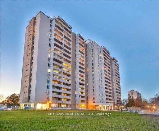 2550 Pharmacy Avenue Unit 706 photo 1
