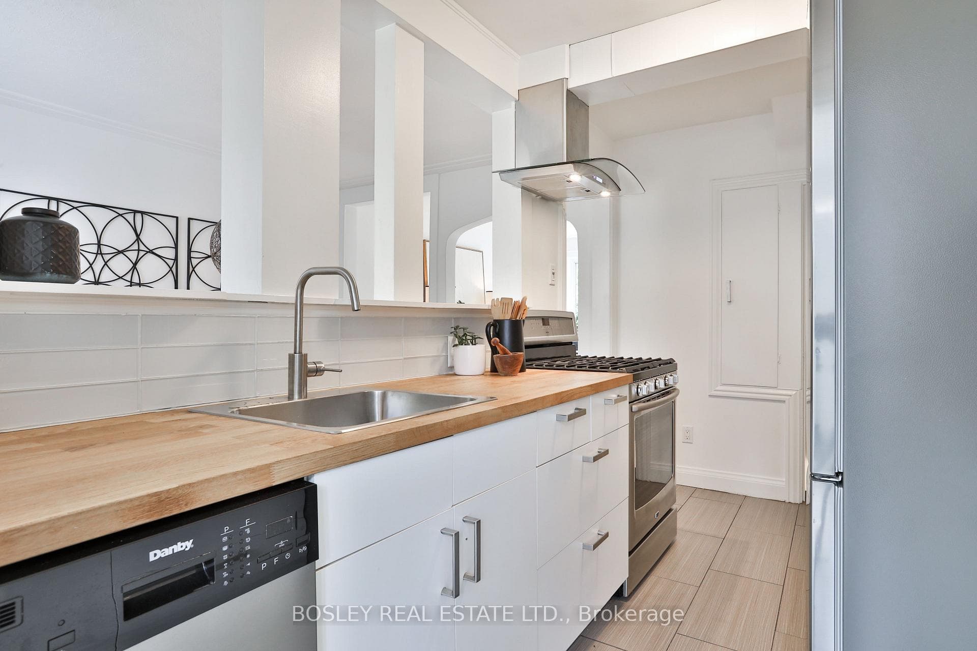 53 Woodside Avenue photo 17