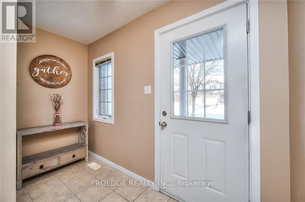 595 Goldthread Street photo 5