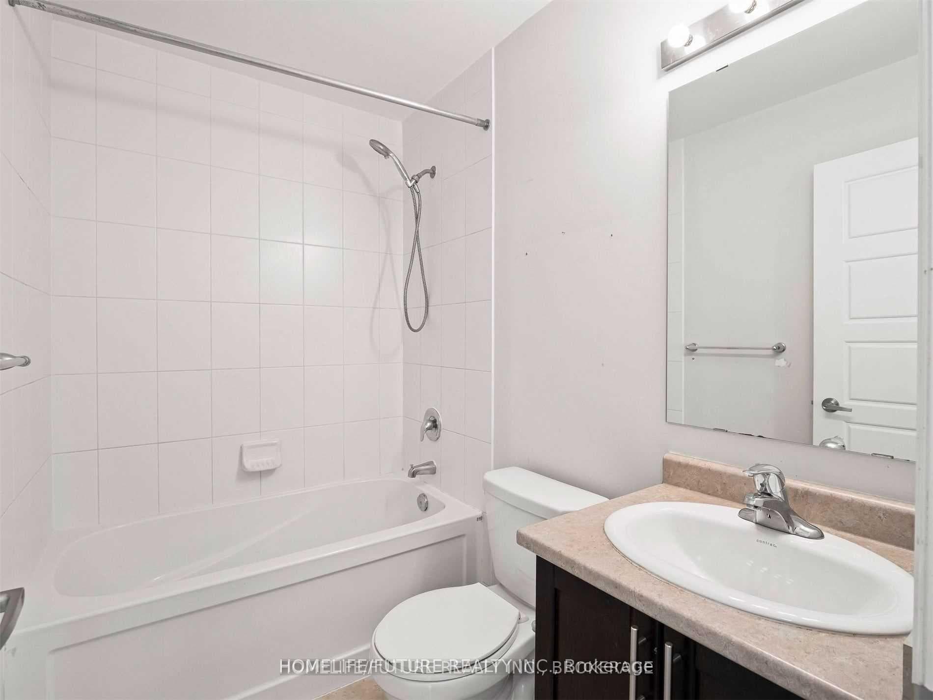 165 Hampshire Way Unit 127 photo 14
