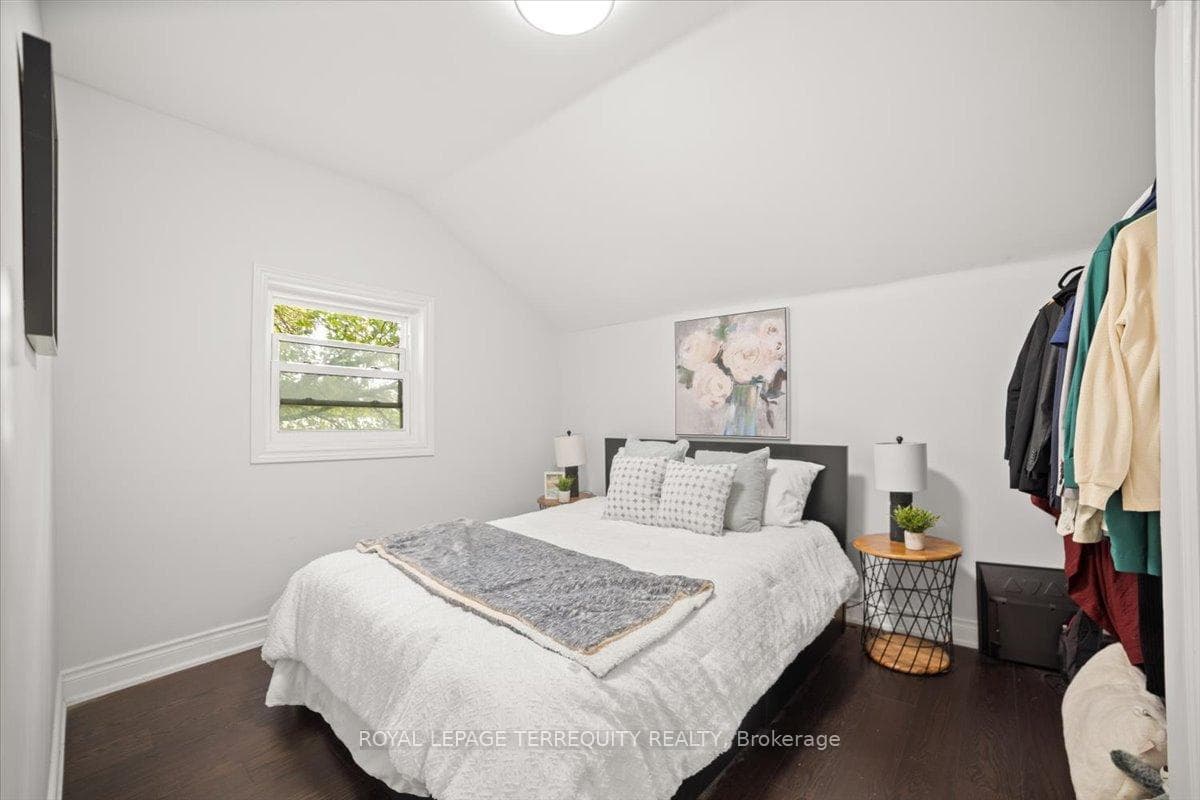 124 Toronto Street photo 23