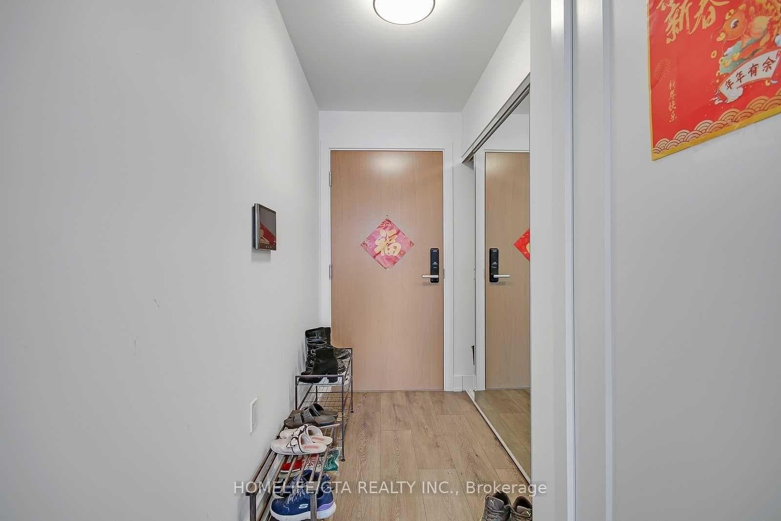 575 Bloor Street Unit 511 photo 3