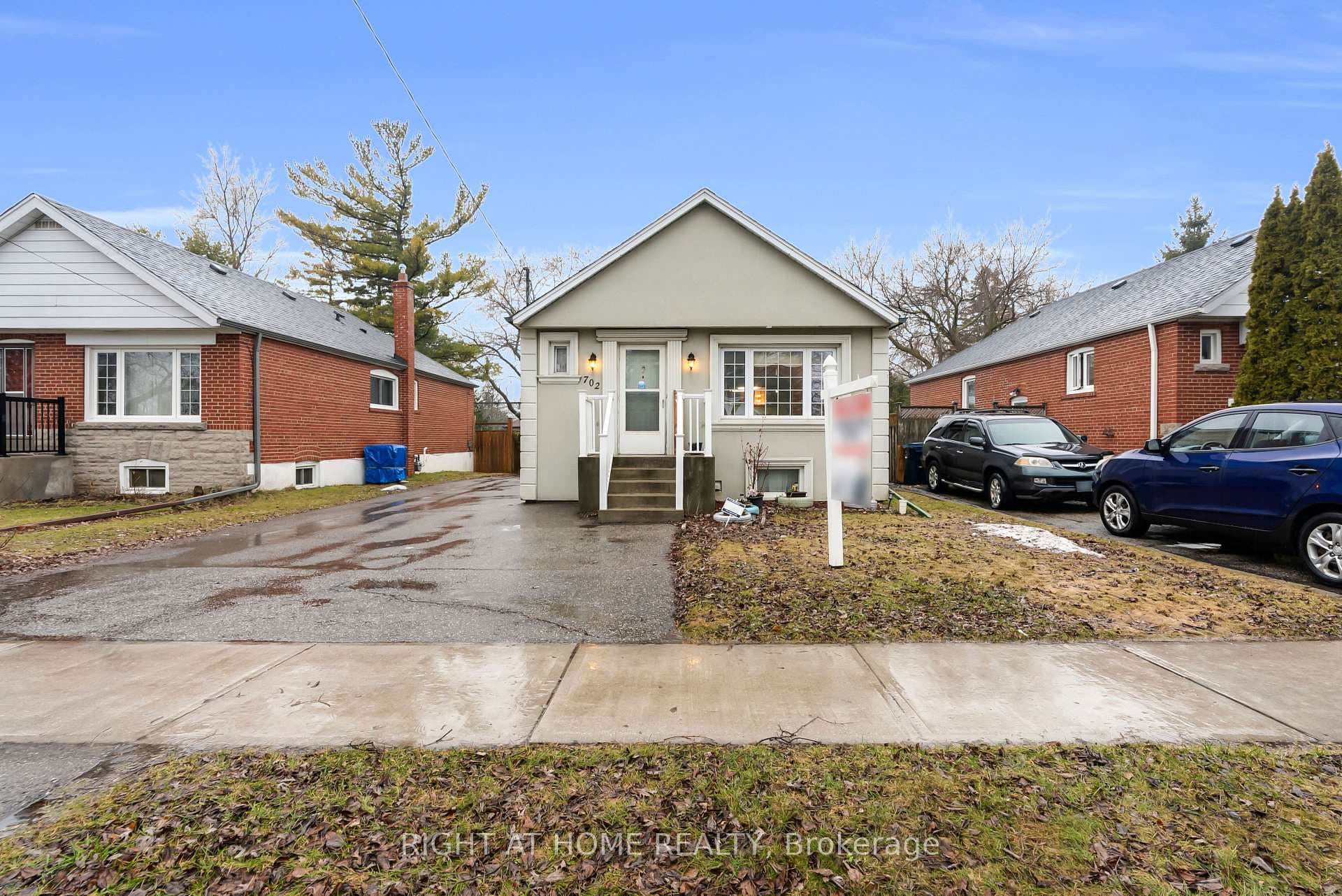 702 Pharmacy Avenue photo 7