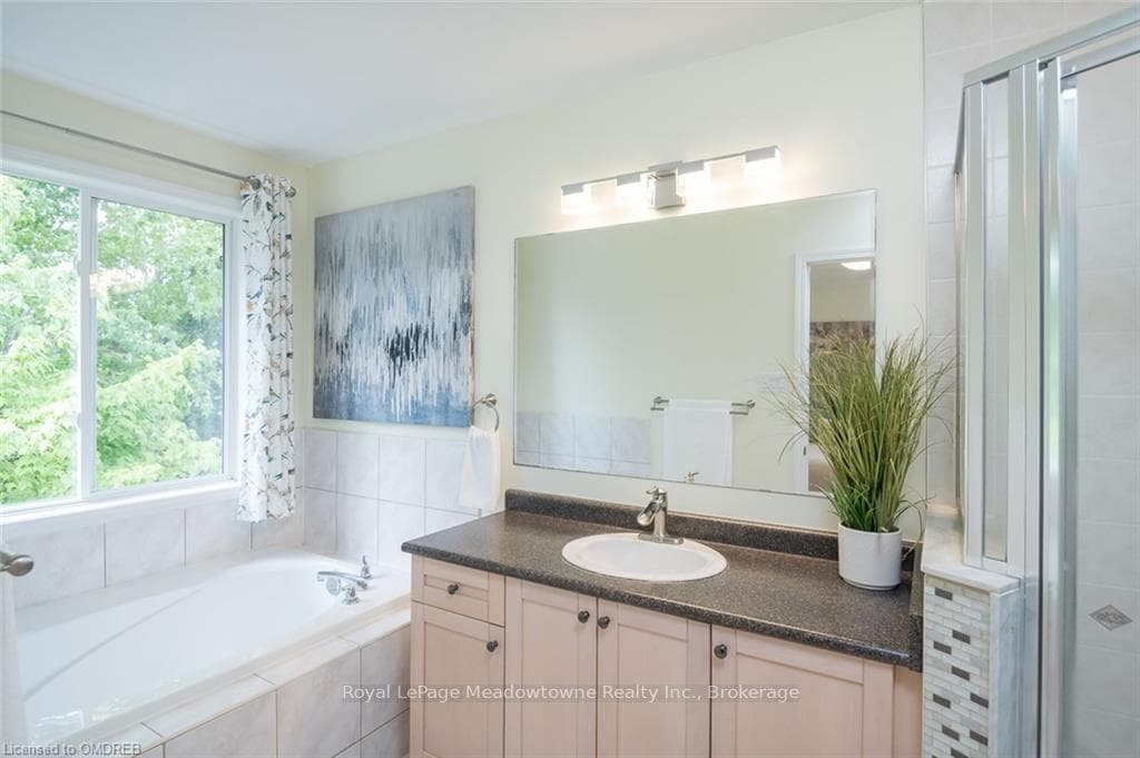 1339 MARSHALL Crescent photo 22
