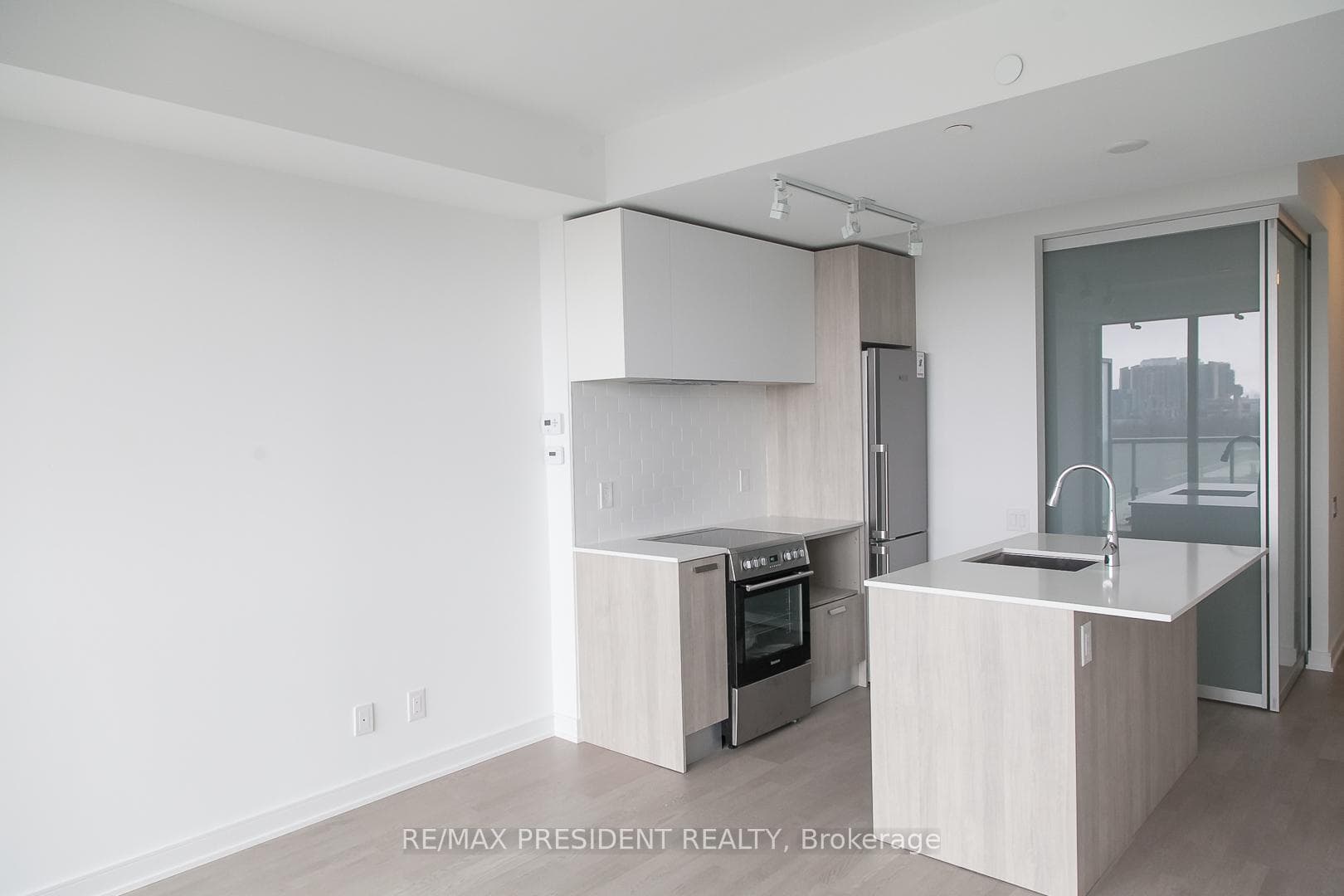 57 St Joseph Street Unit 913 photo 9