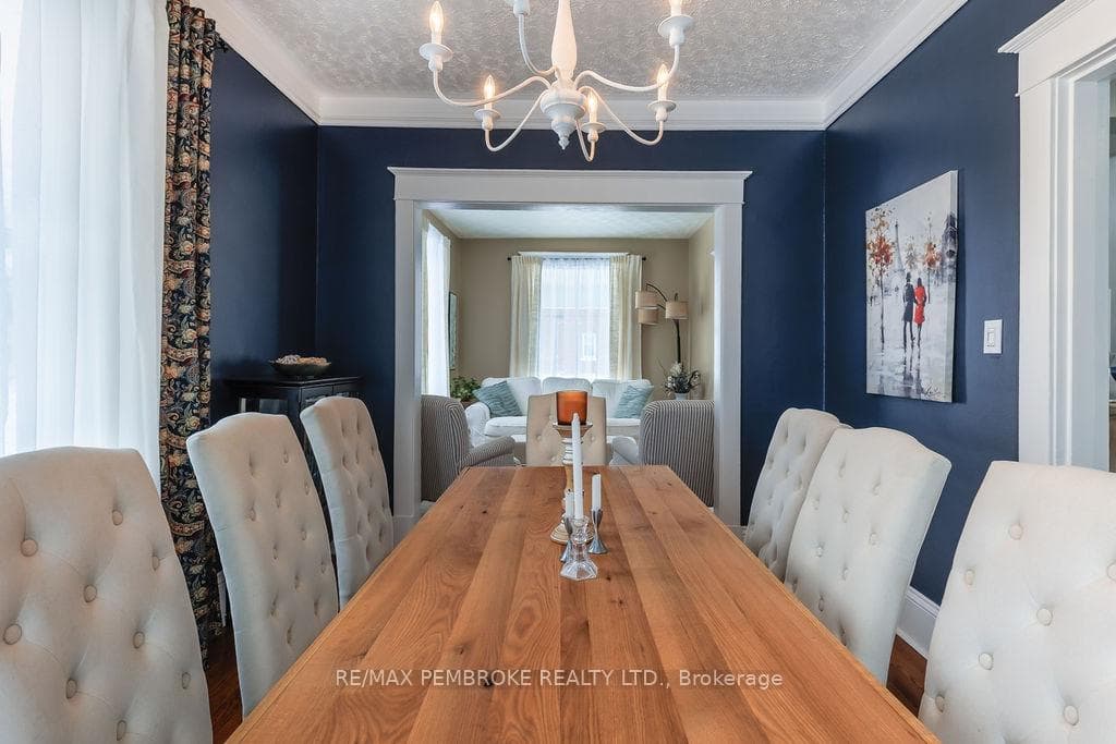358 Trafalgar Road photo 12