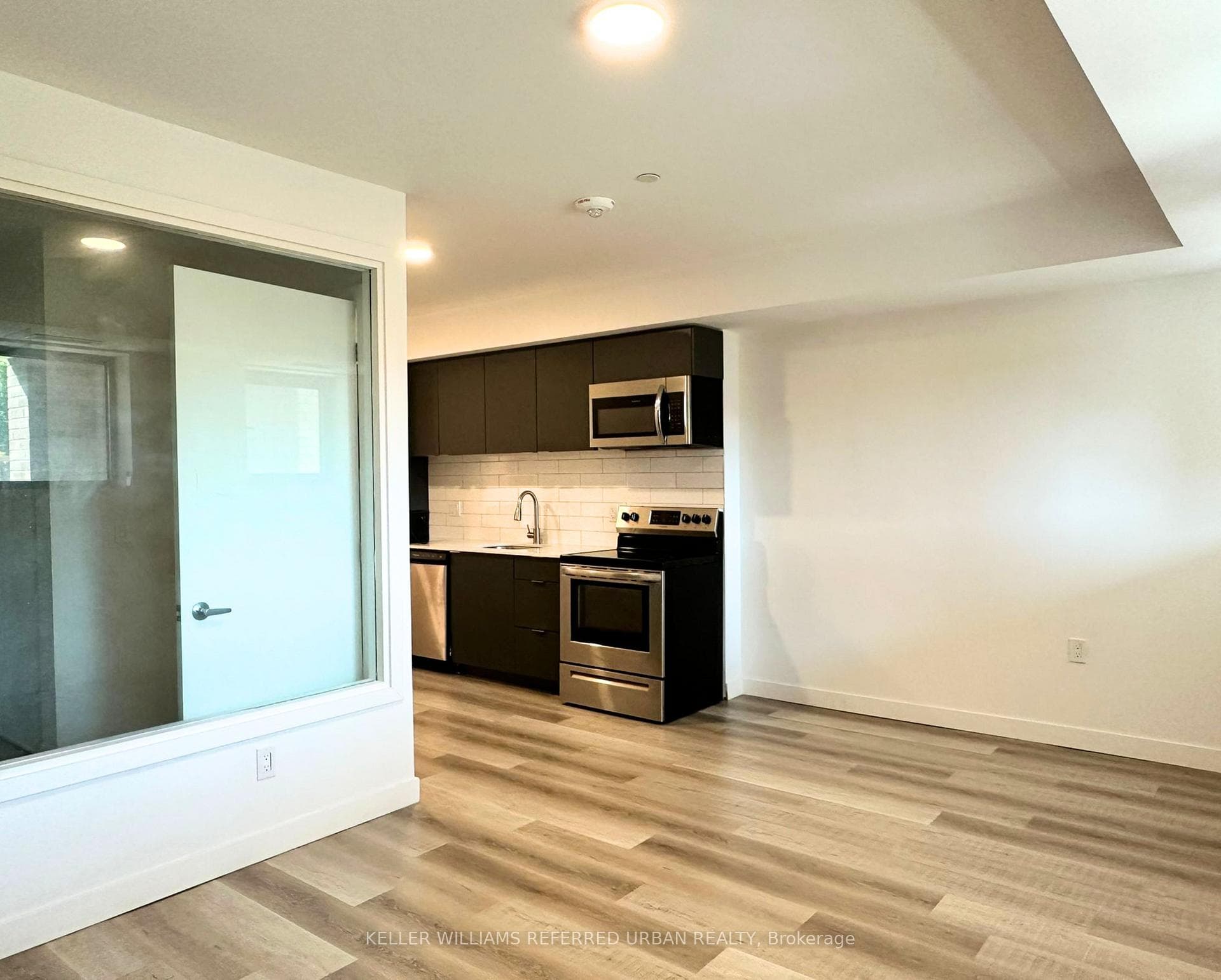 325 University Avenue Unit 102 photo 8