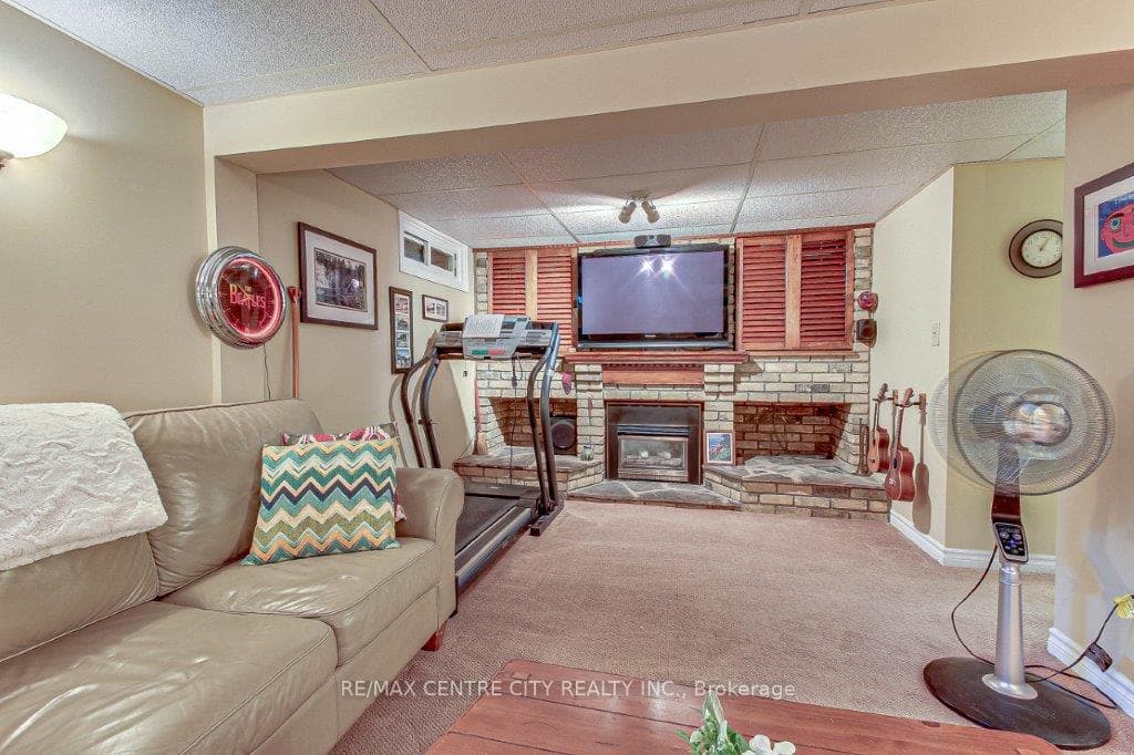112 Harold Court photo 27
