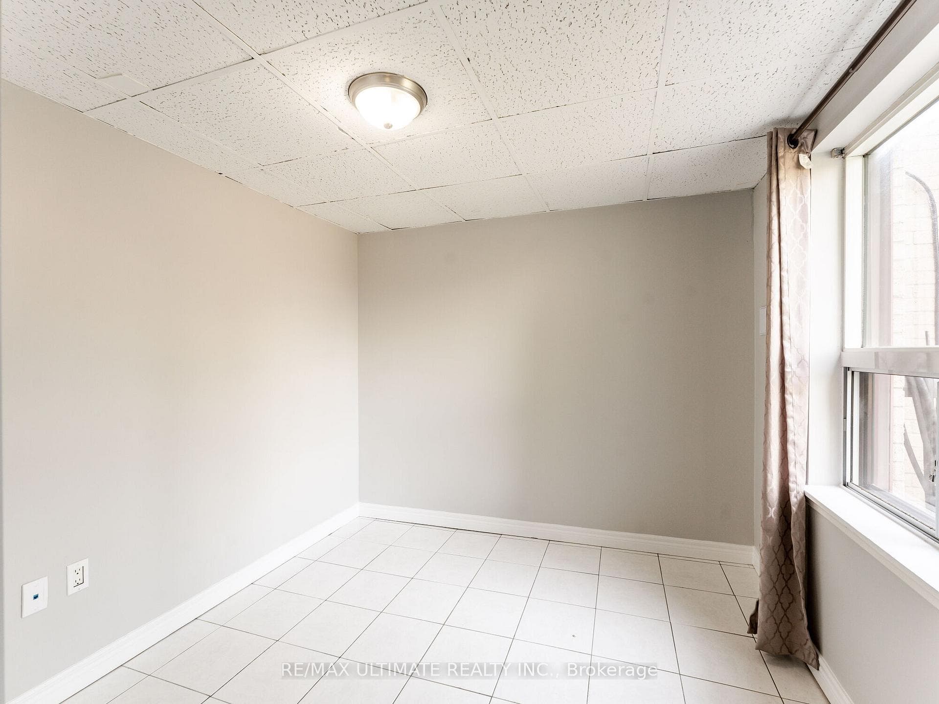 Bedroom W/ Large Window