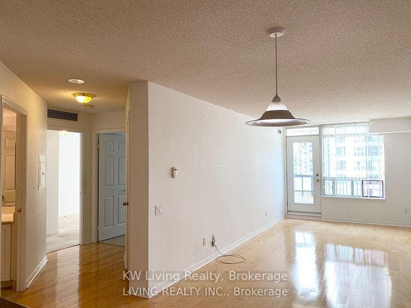 33 Empress Avenue Unit 808 photo 5