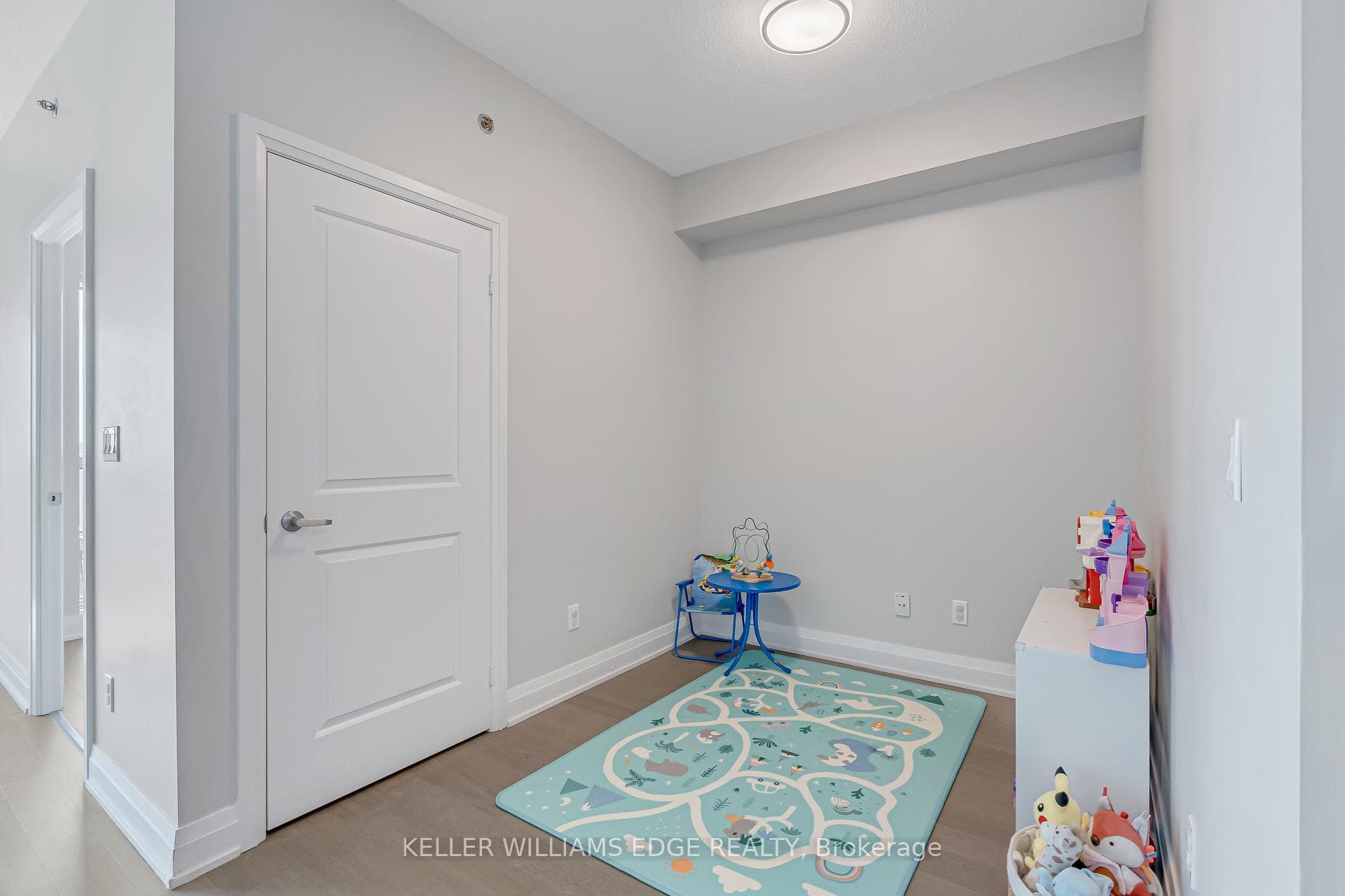 55 Speers Road Unit 1106 photo 8