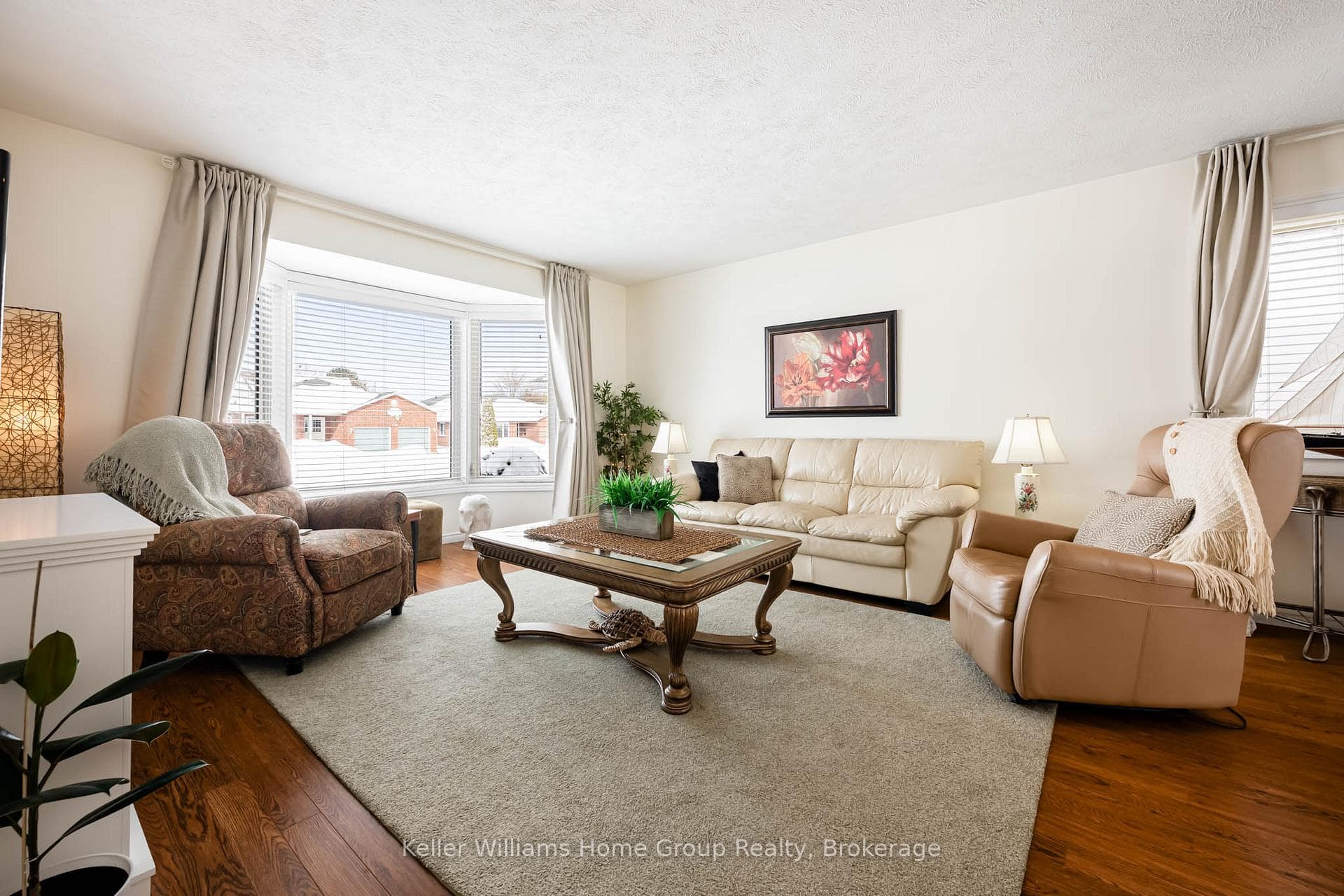 550 MAPLE Avenue photo 6