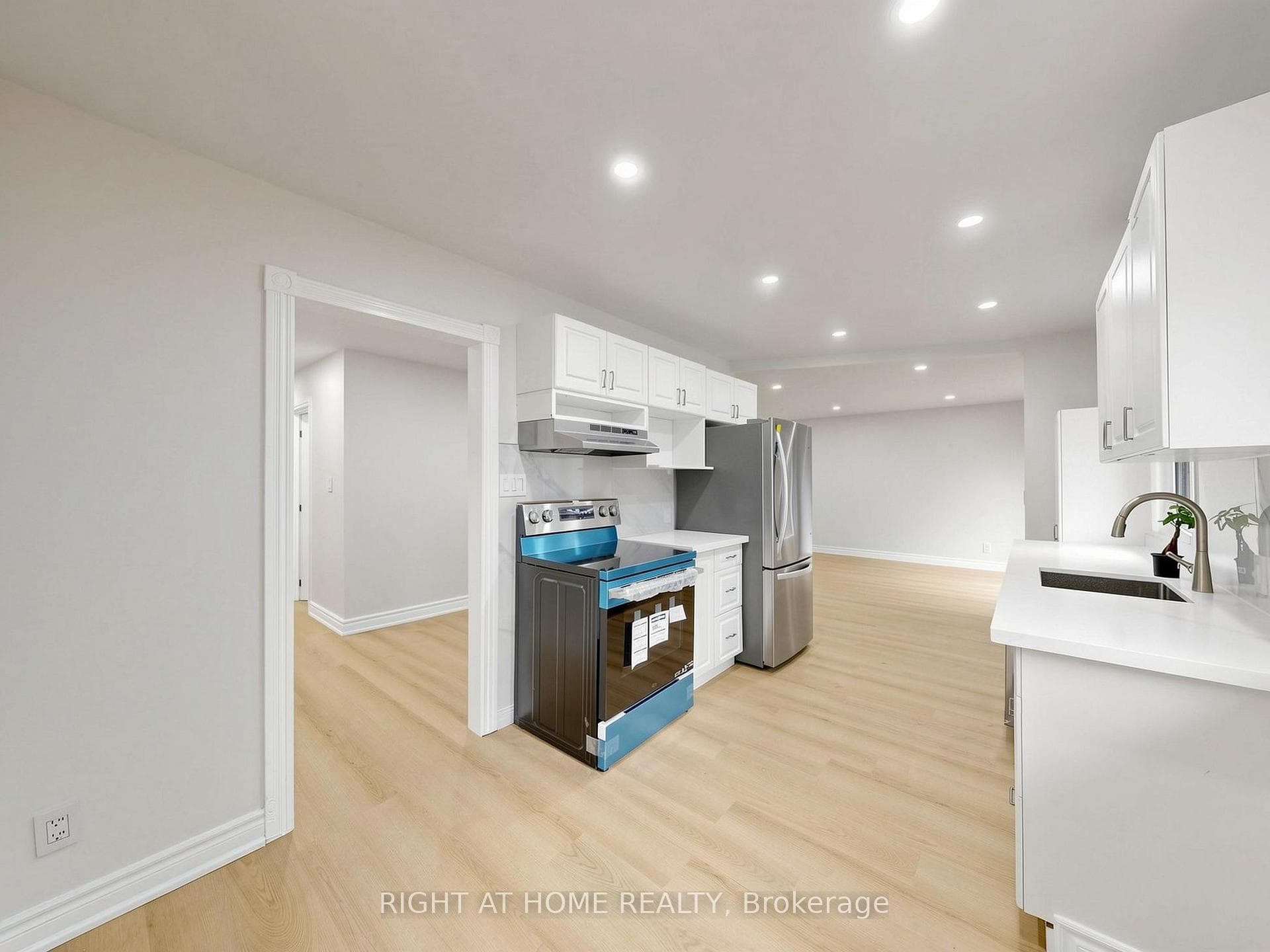 8 Caledonia Road photo 12