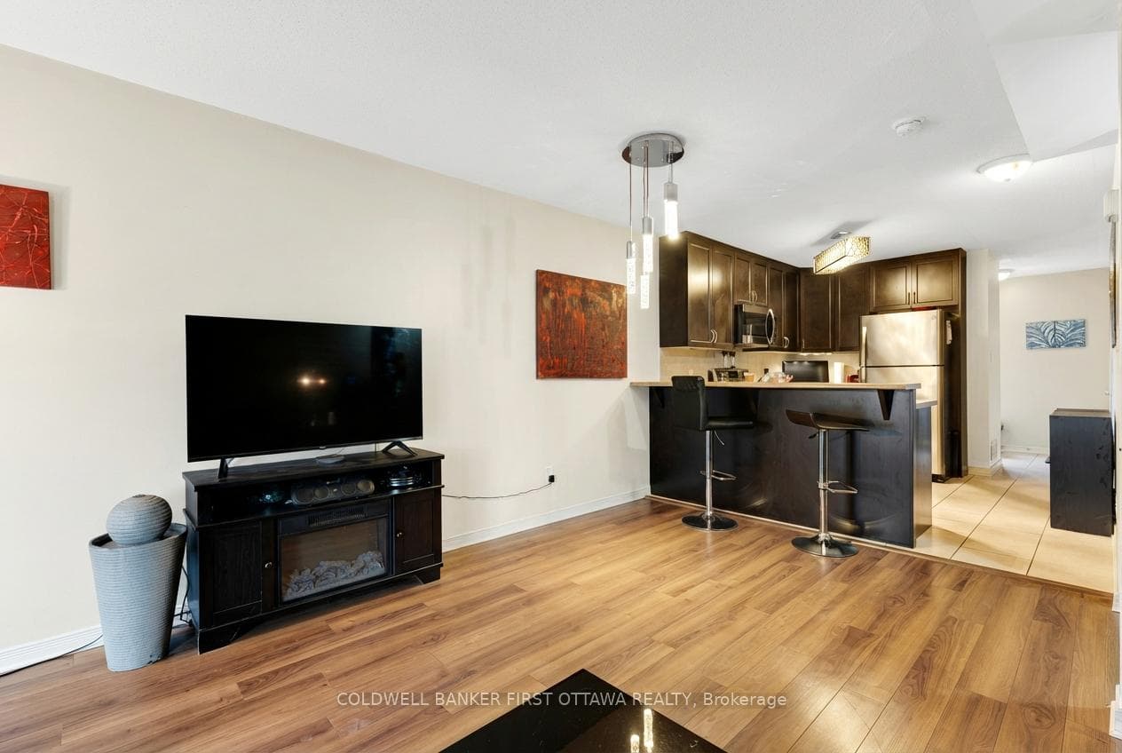 Living/Dining Area