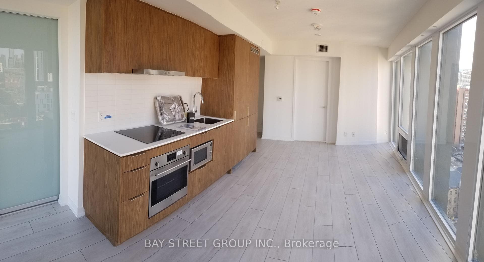 60 Shuter Street Unit 2111 photo 1