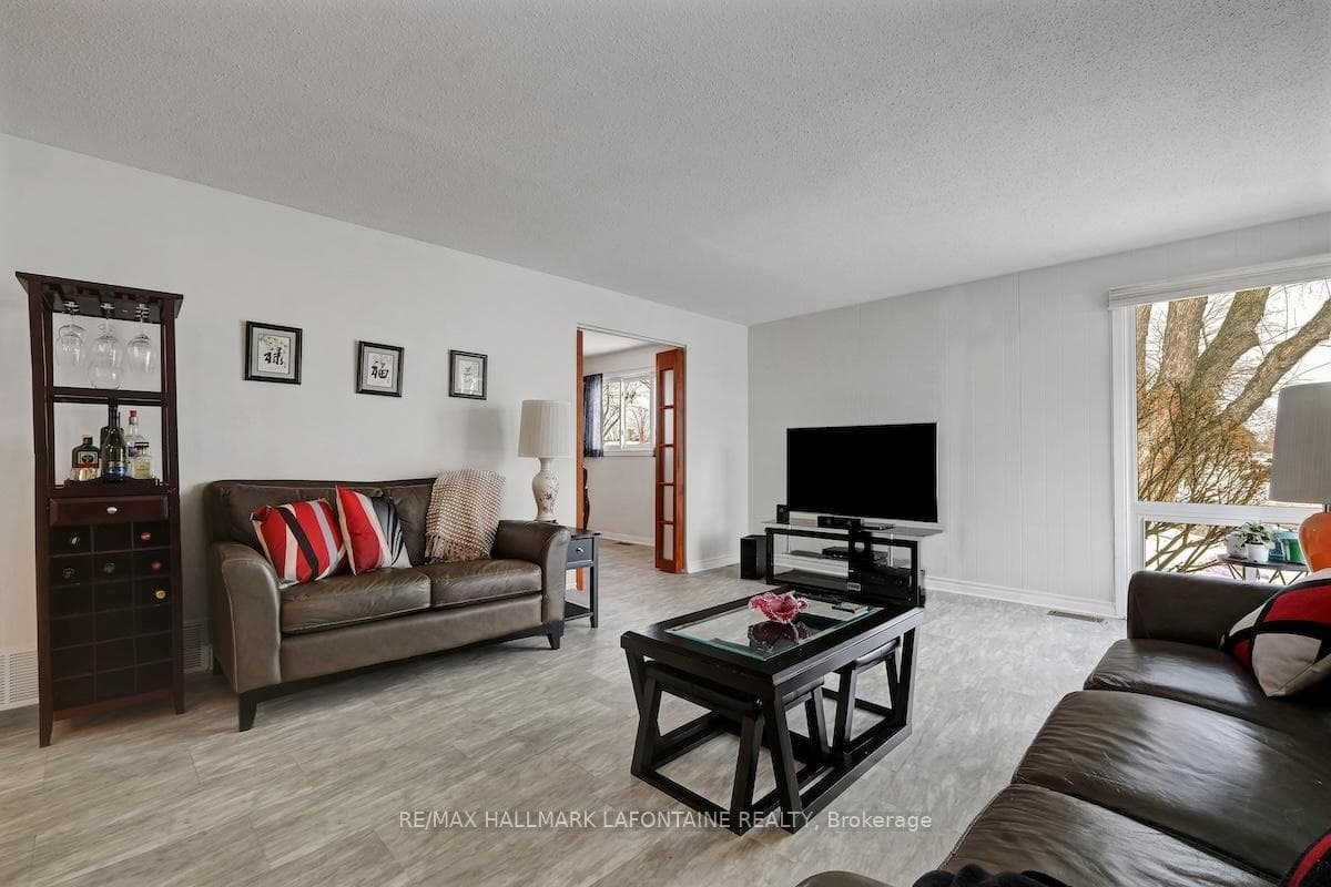 2443 Ogilvie Road photo 5