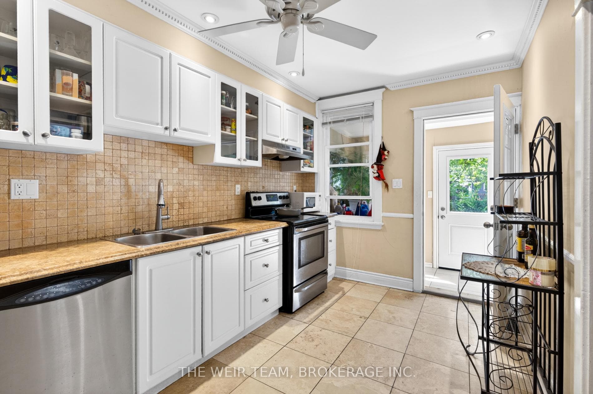 226 Ottawa Street photo 16