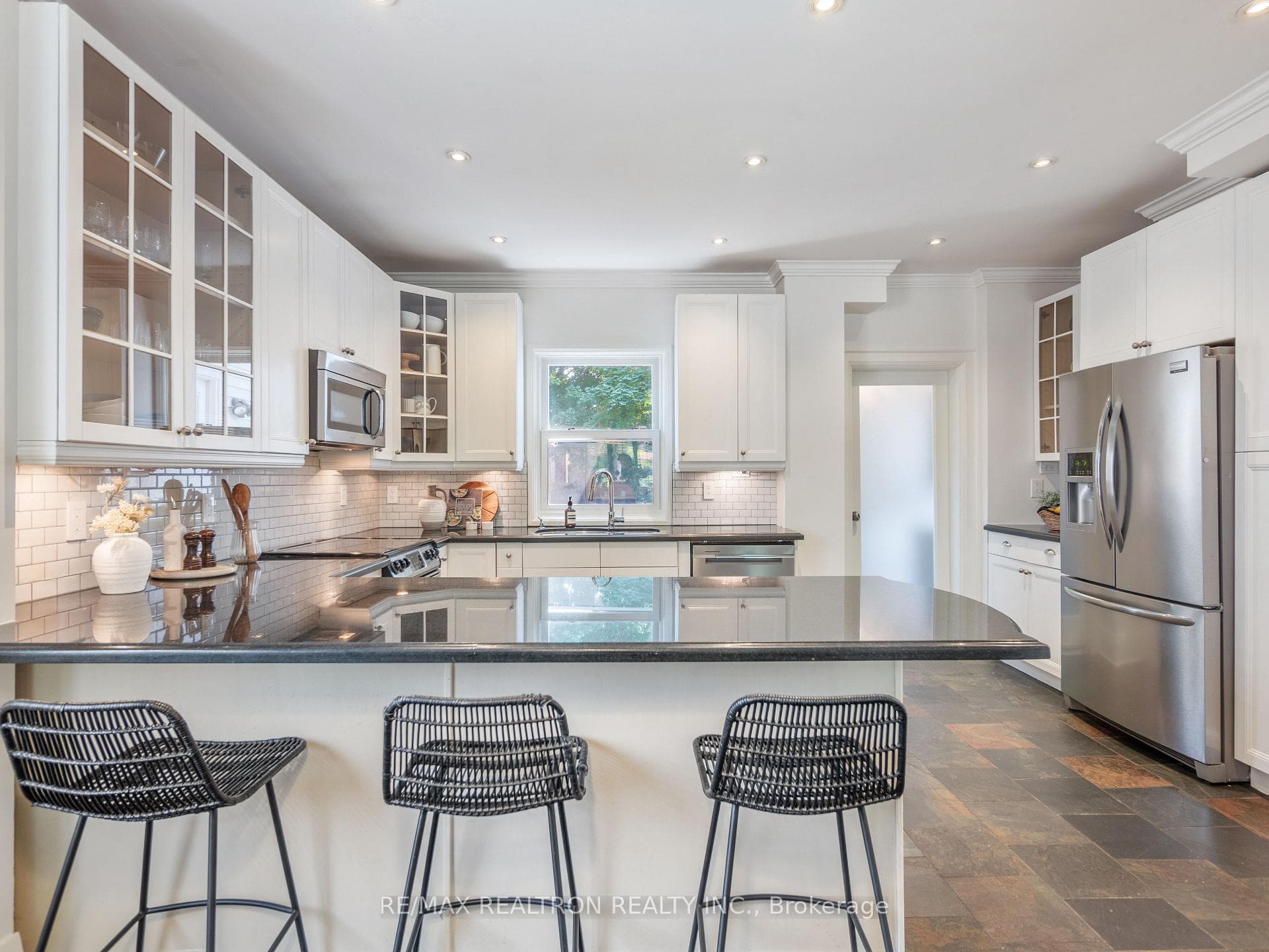 129 Glenforest Road photo 12