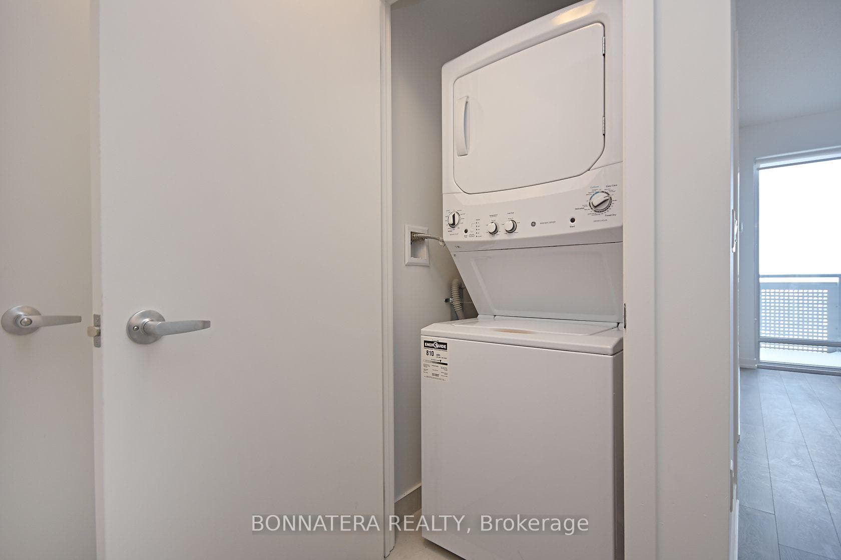 2520 Eglinton Avenue Unit 1613 photo 14