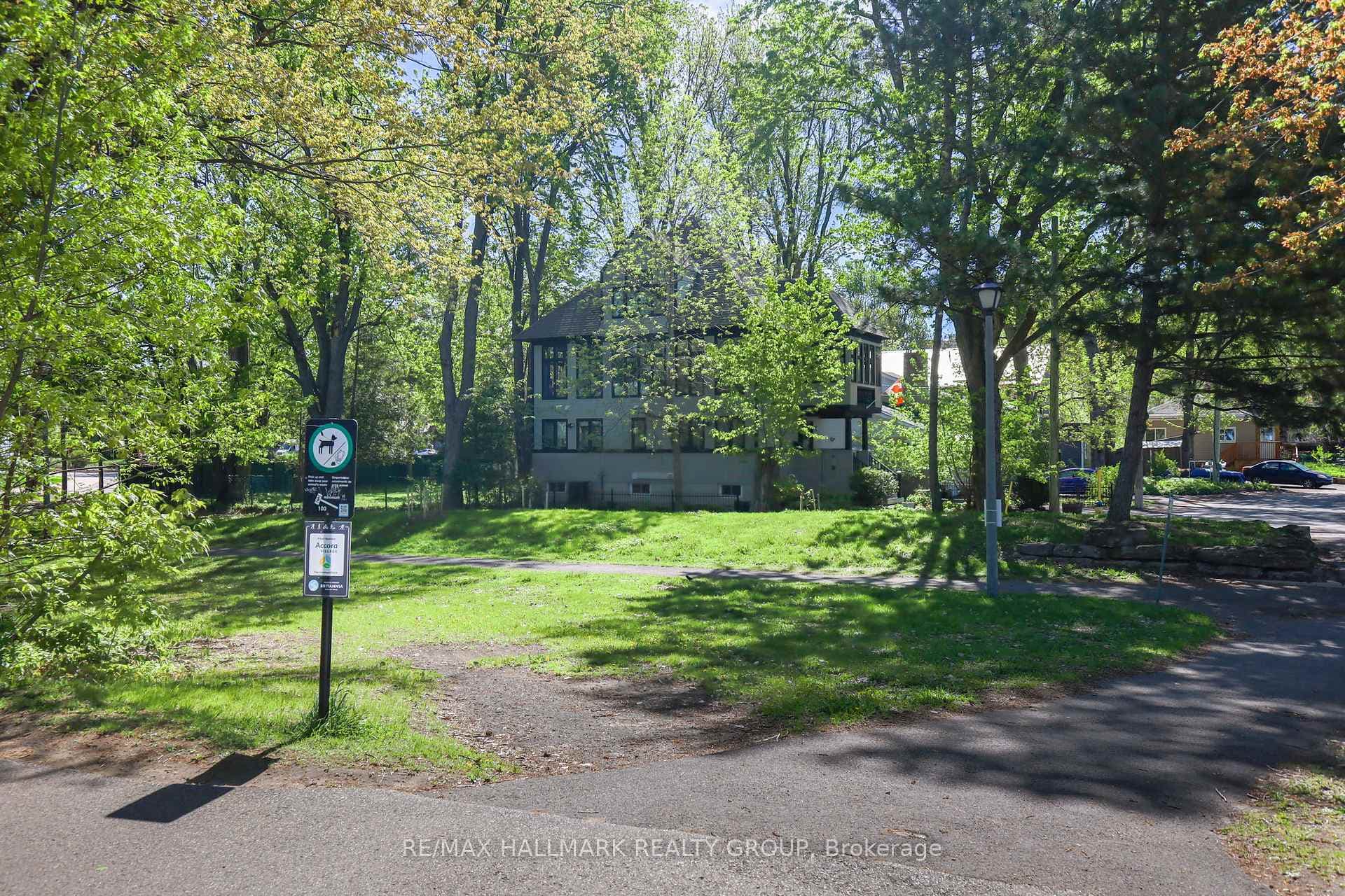 53 Scrivens Street photo 47