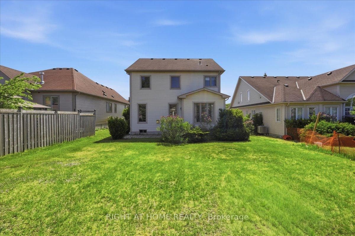 31 Christy Drive photo 3
