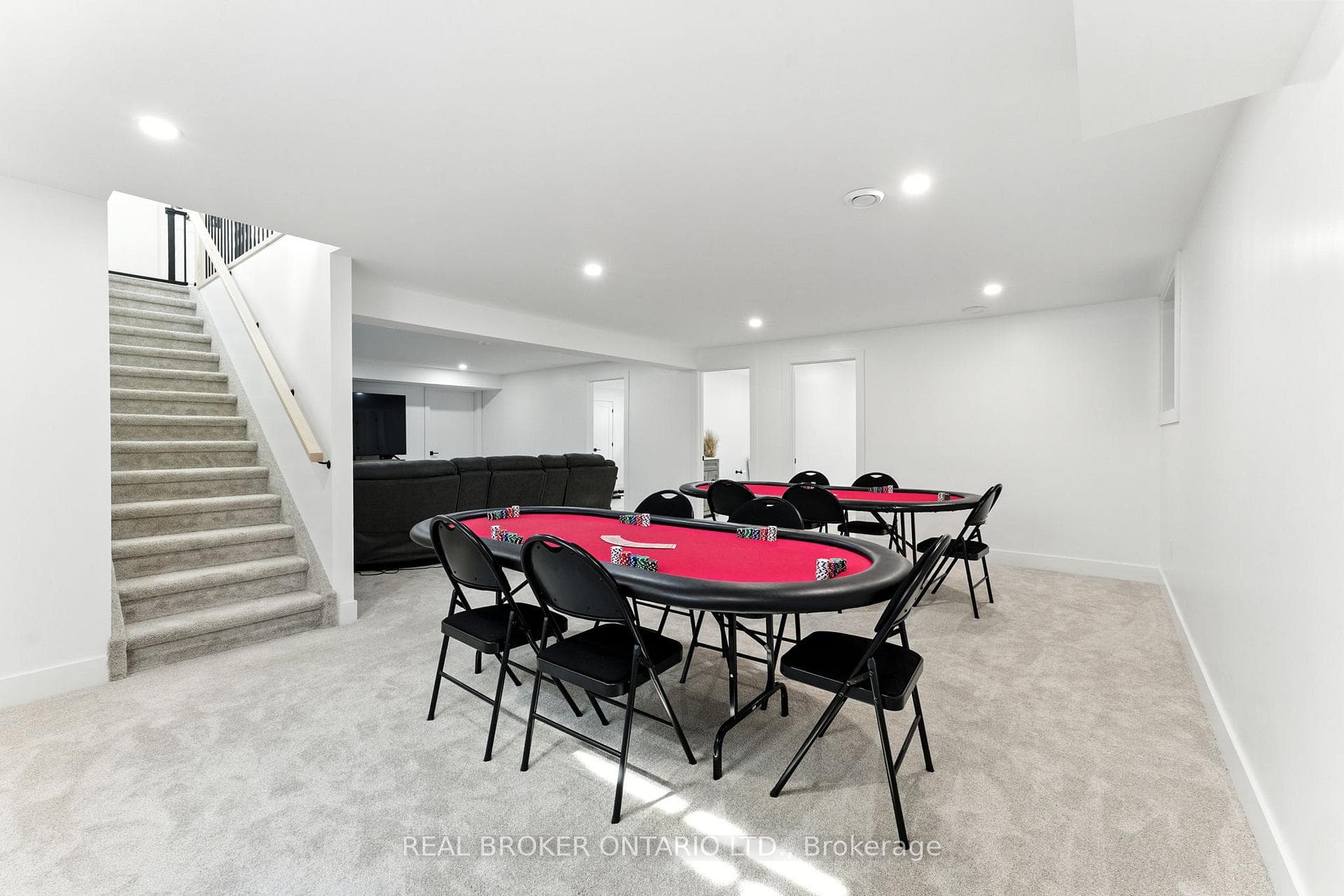 9 Macneil Court photo 22