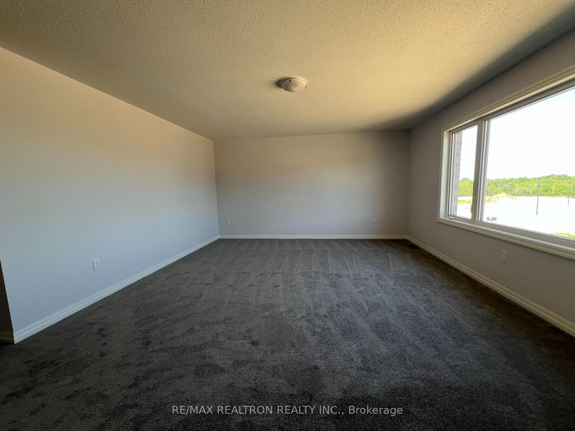 36 Dobson Street photo 35