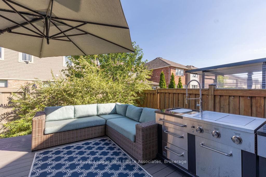 272 Woodley Crescent photo 27