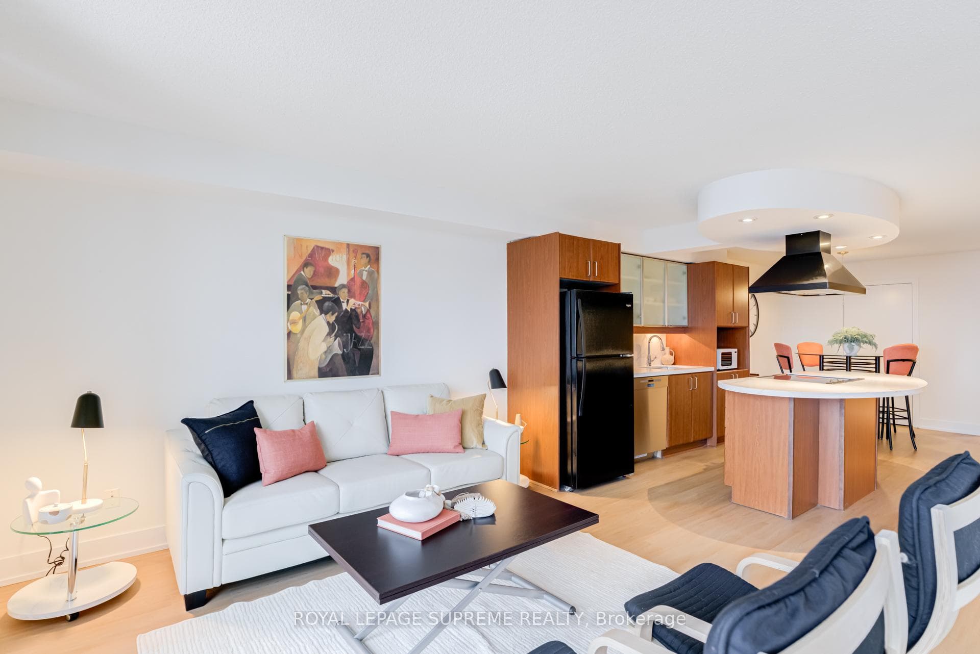 550 Queens Quay Unit 512 photo 18