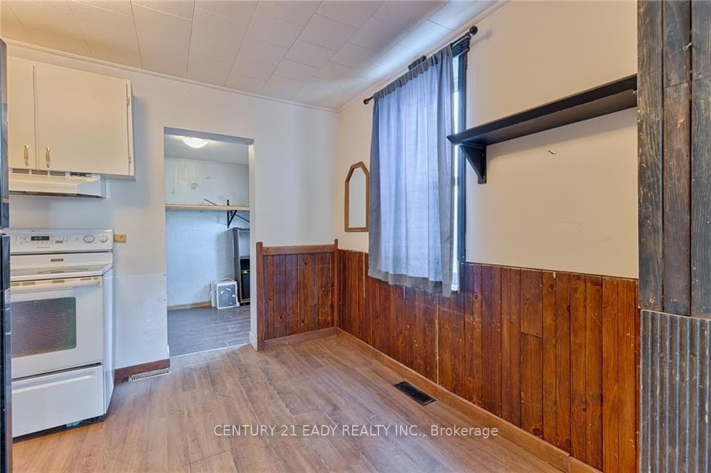 131 PATRICK Avenue photo 12