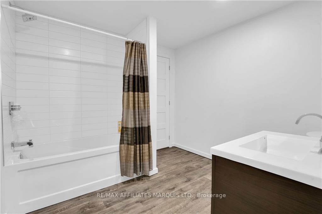 18145 ST LAURENT Boulevard photo 22