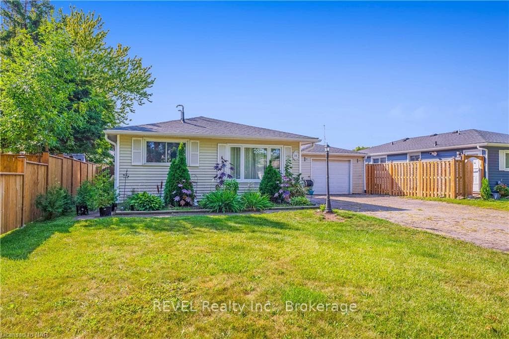 16 LANARK Crescent photo 4