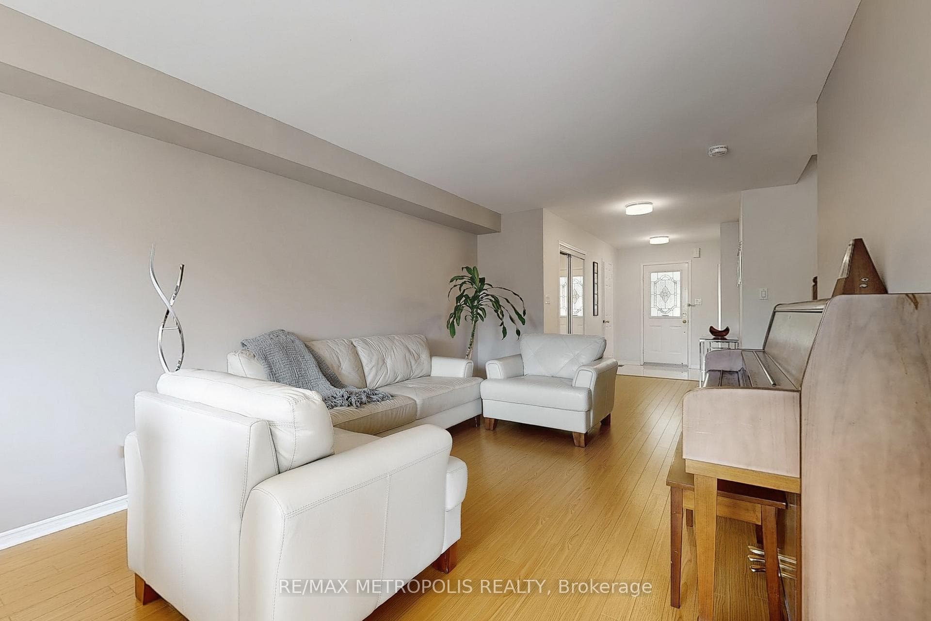175 Roxbury Street photo 6