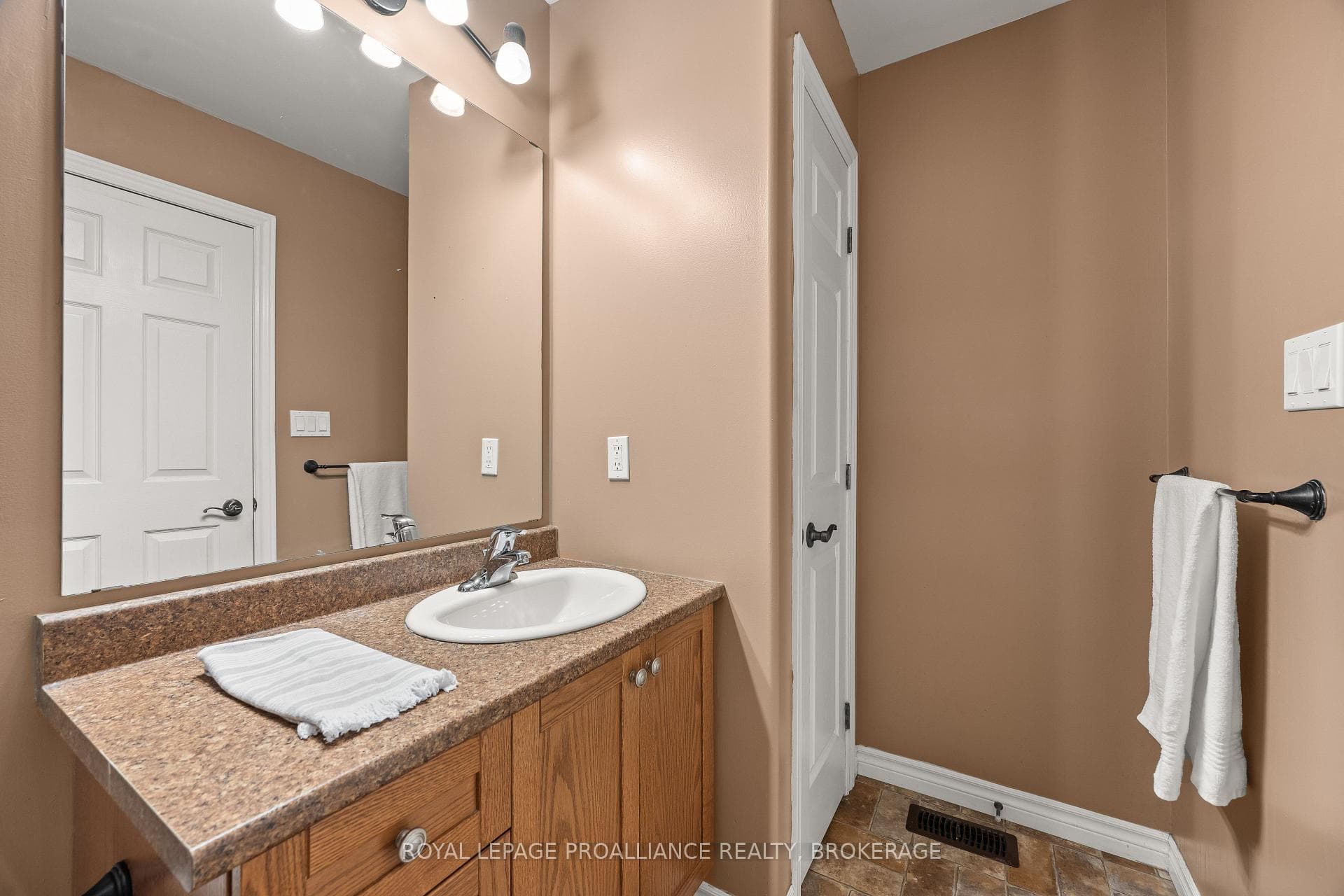 121 Blakely Street photo 25