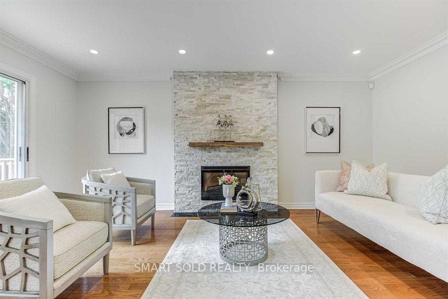 45 Abbeywood Trail Unit MAIN FLOOR photo 12